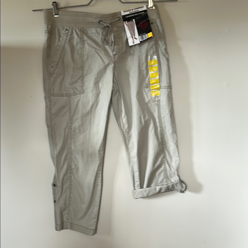 Khakis &Company convertible roll up capris elastic/tie waist size 4 new with tag